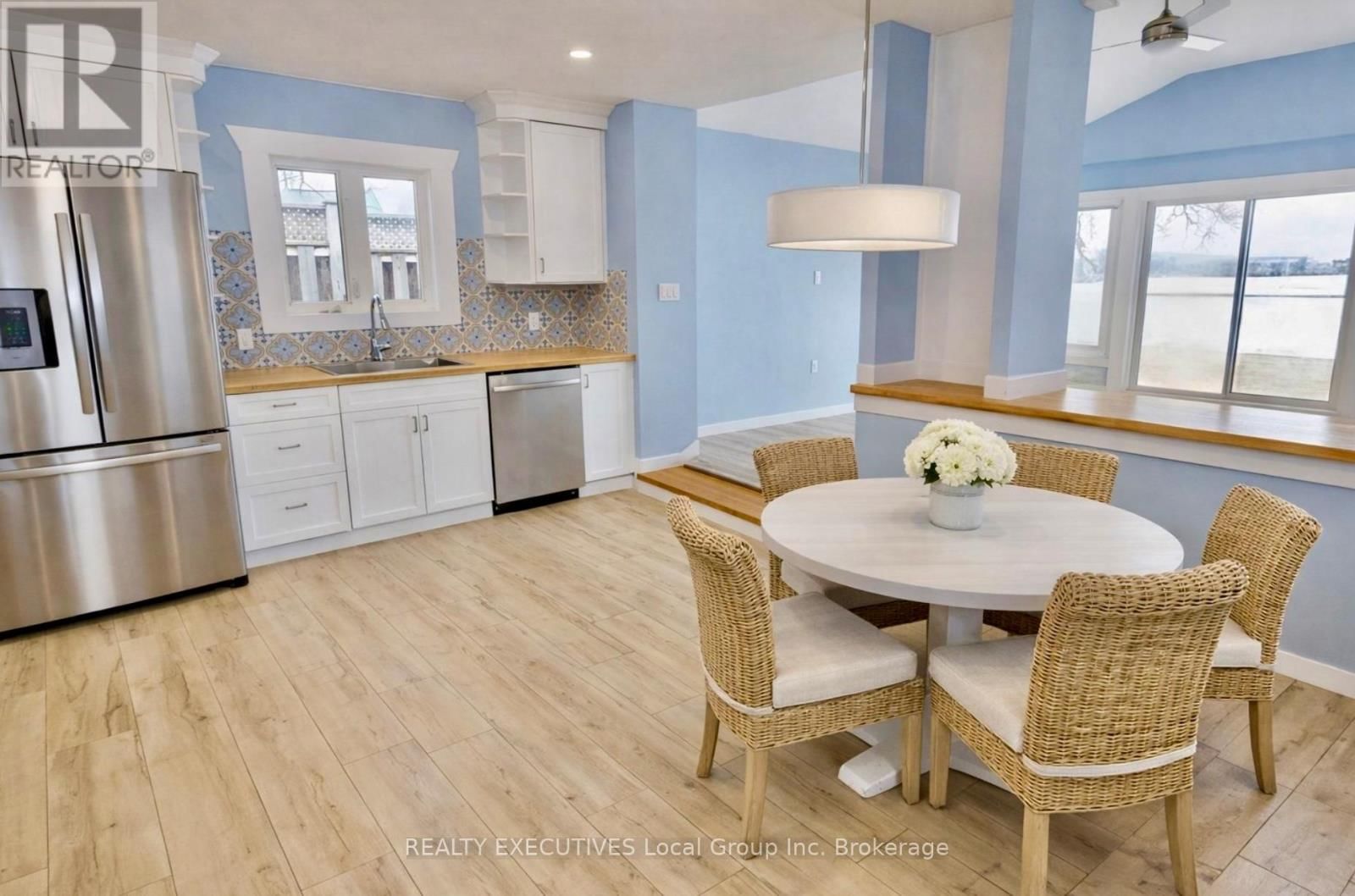 10 MOWAT CRESCENT WEST Image 28