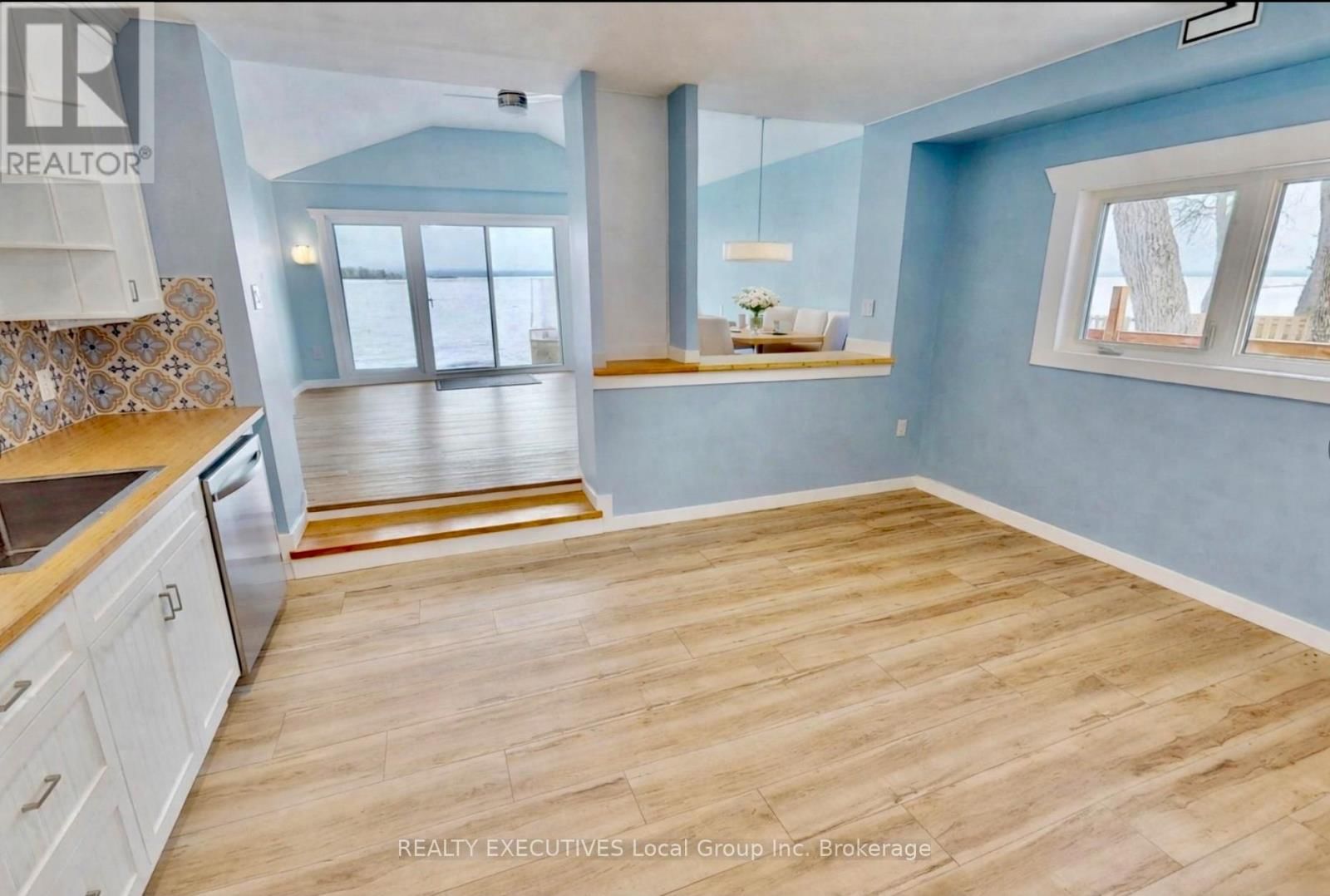 10 MOWAT CRESCENT WEST Image 33