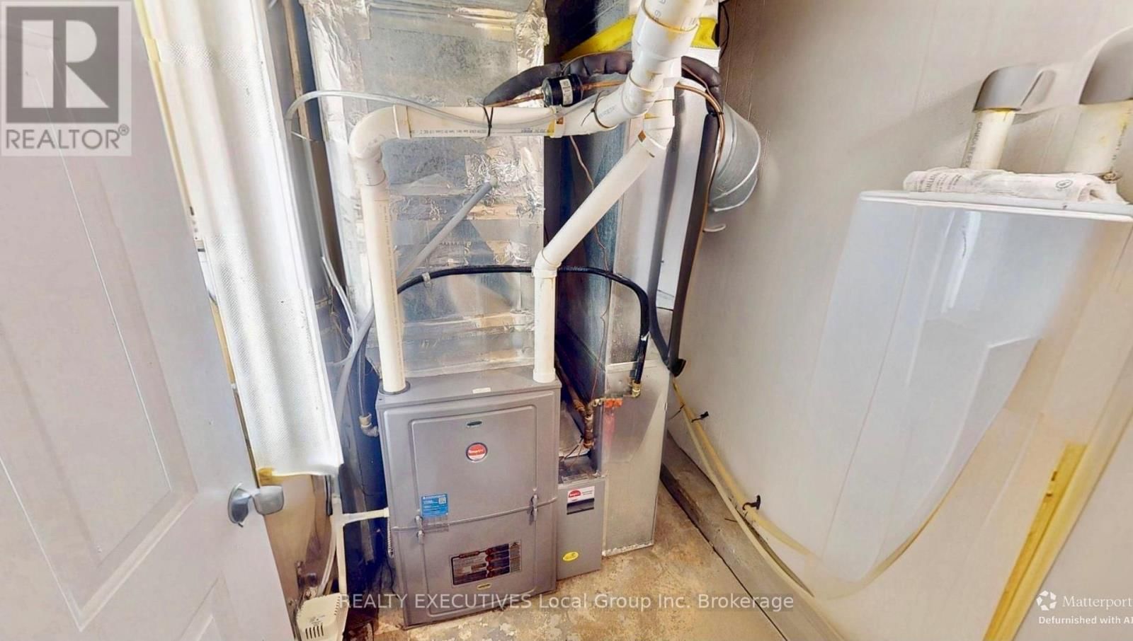 10 MOWAT CRESCENT WEST Image 46