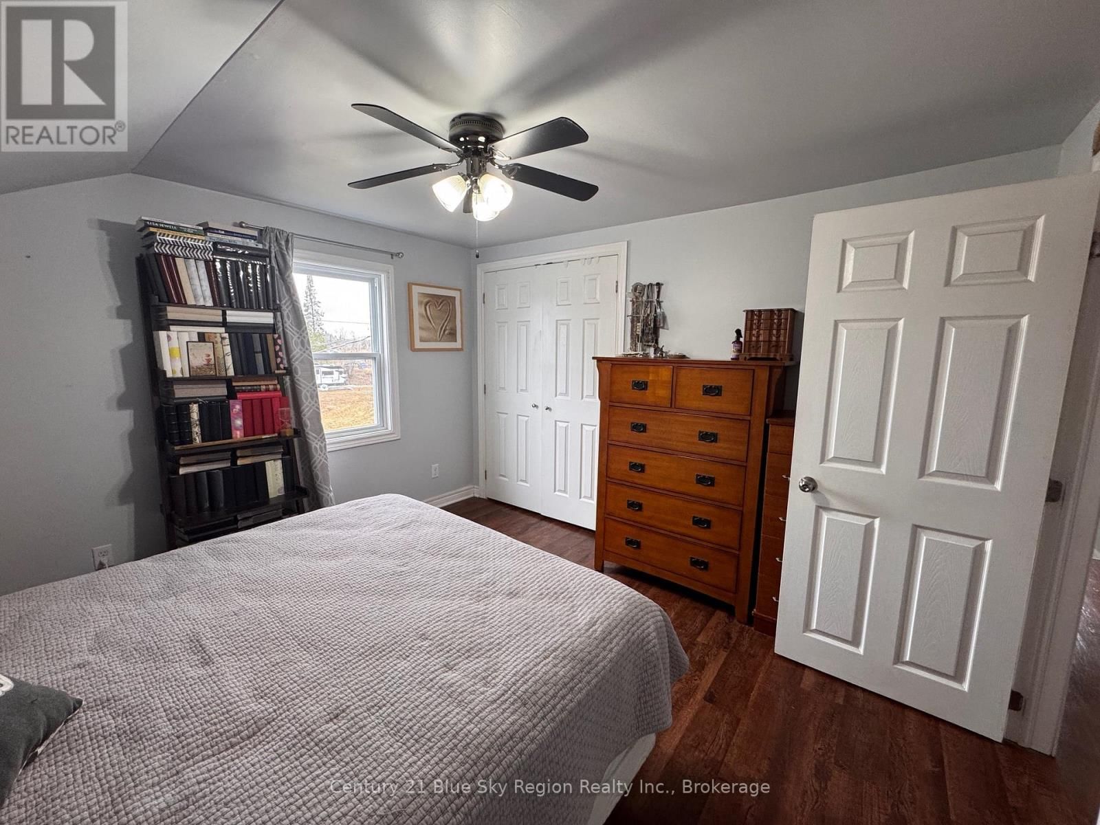 387 MAIN STREET Image 11