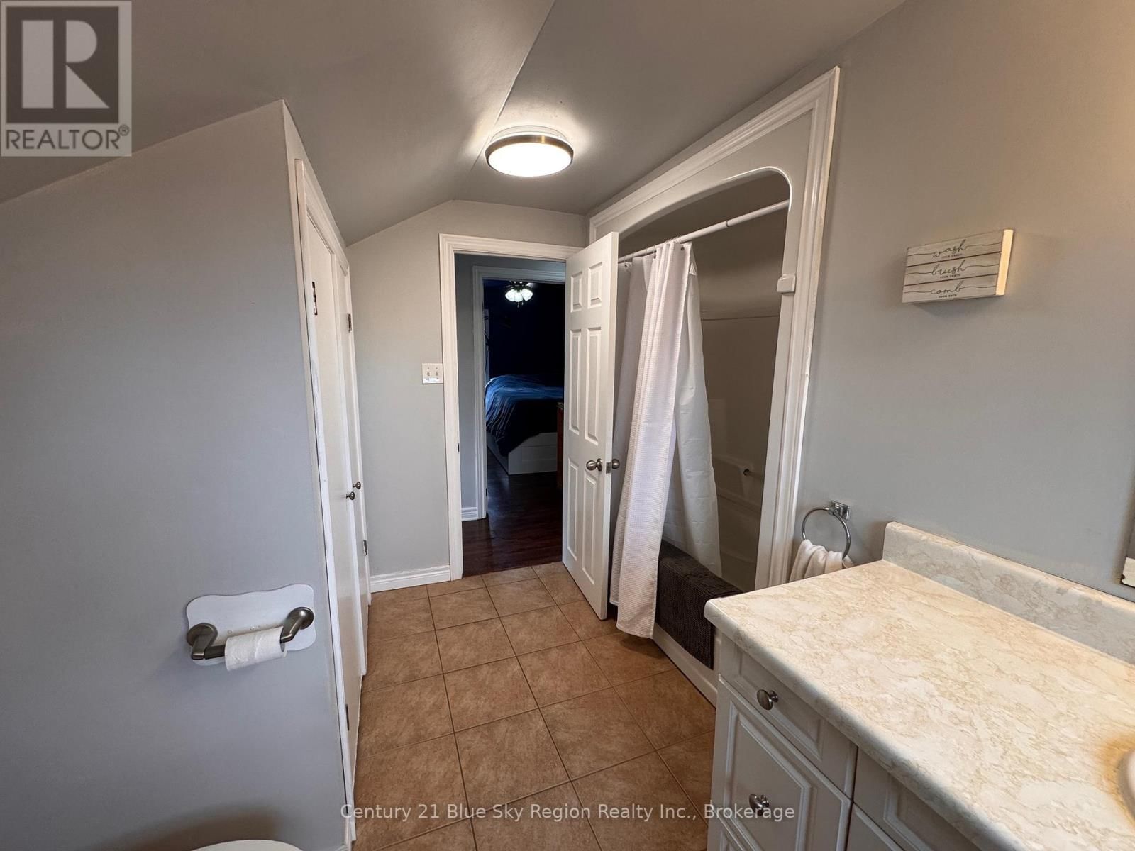 387 MAIN STREET Image 14