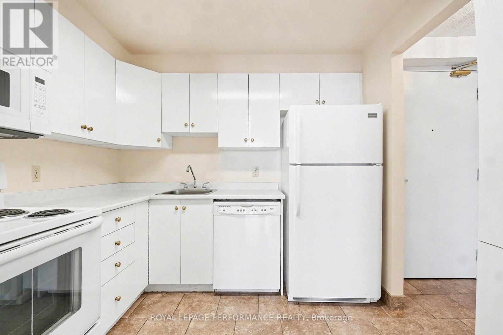 402 - 1440 HERON ROAD Image 10