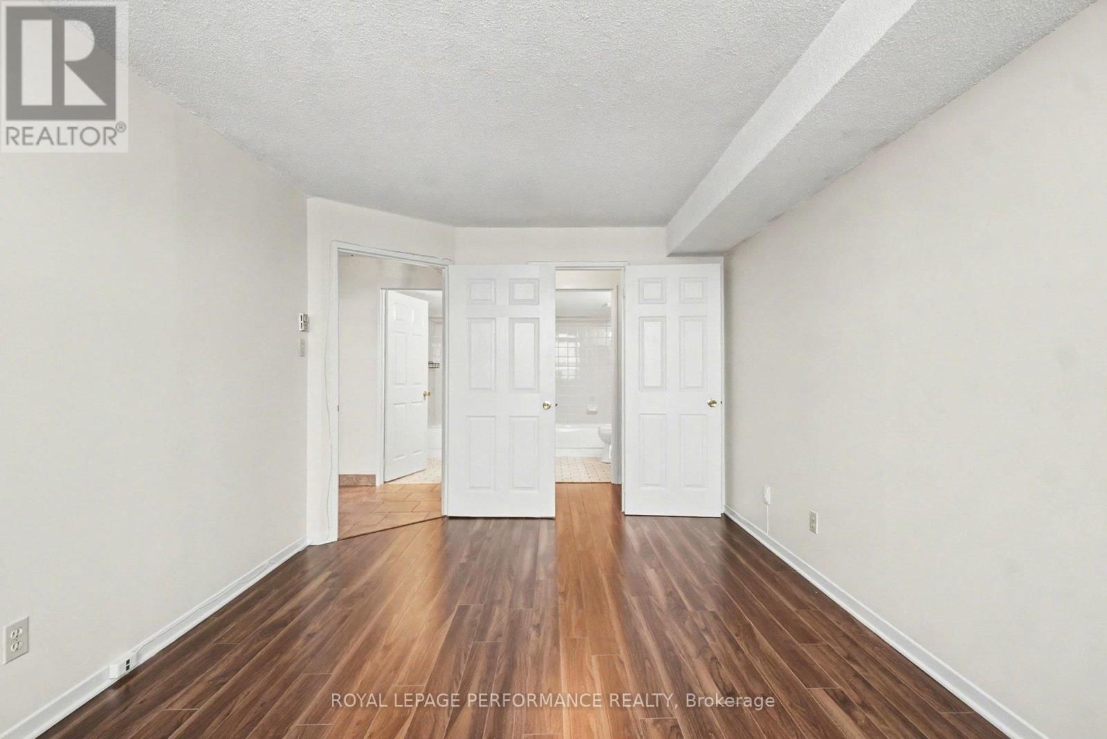 402 - 1440 HERON ROAD Image 12