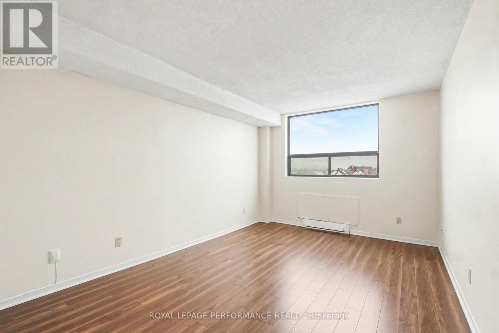 402 - 1440 HERON ROAD Image 14