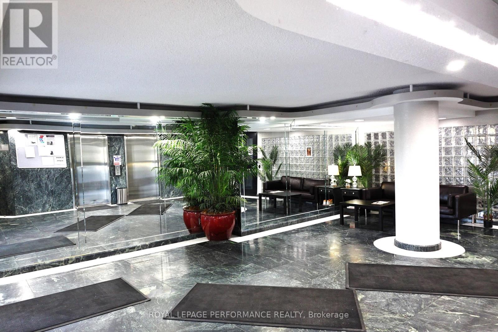 402 - 1440 HERON ROAD Image 3