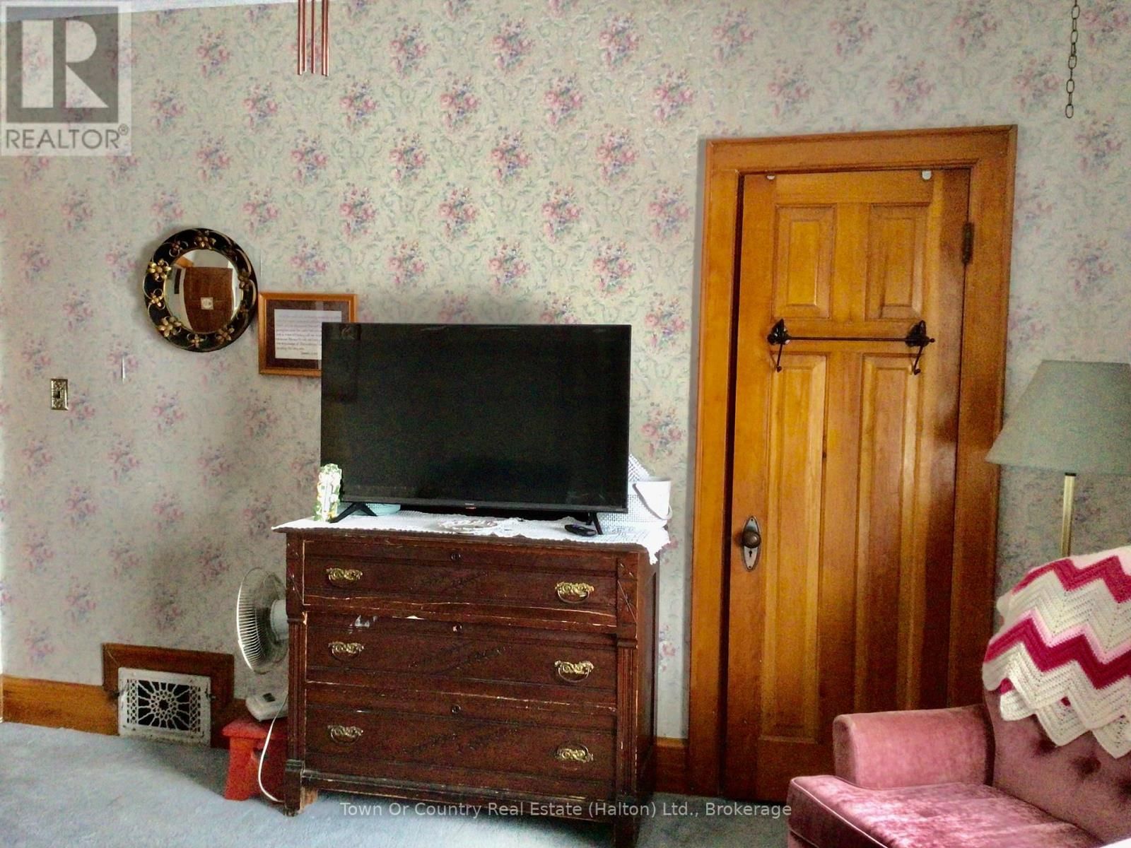 540 10TH AVENUE Image 32