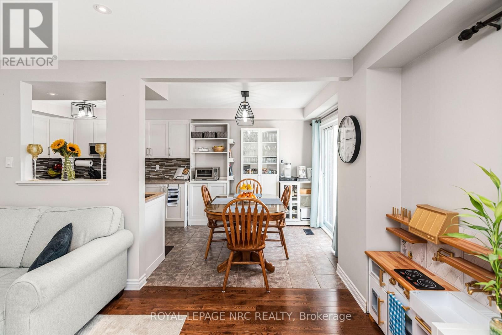 12 - 311 8 HIGHWAY Image 14