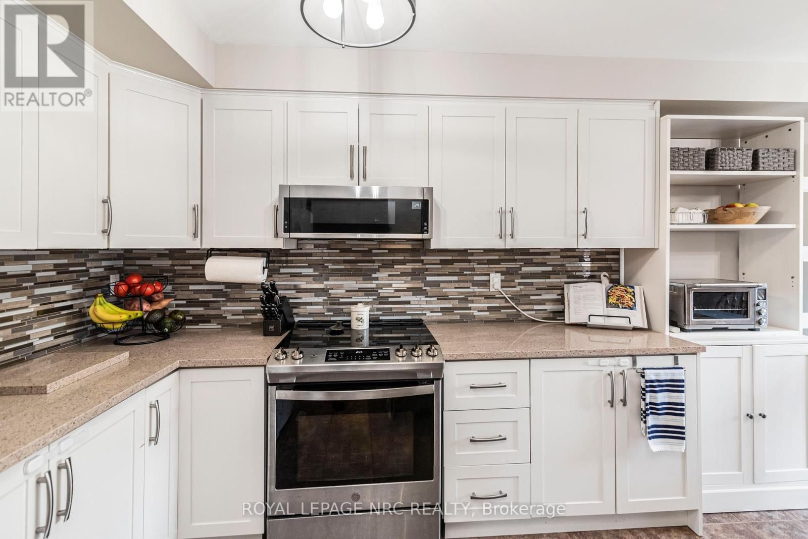 12 - 311 8 HIGHWAY Image 16