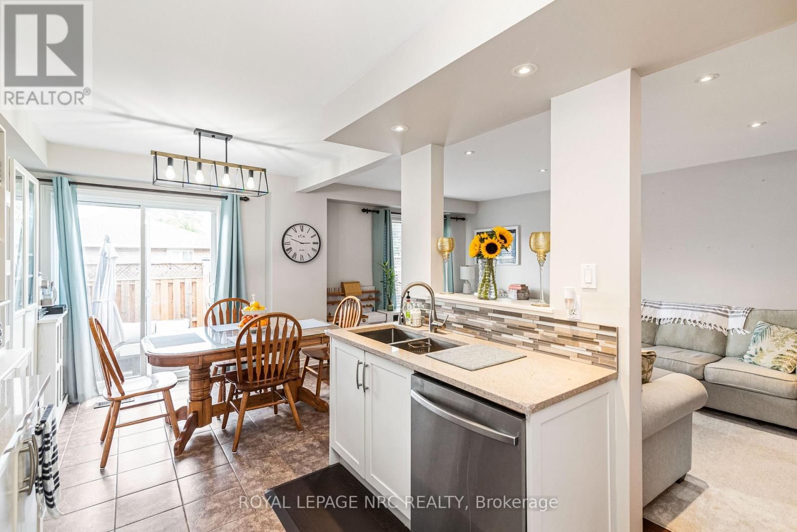 12 - 311 8 HIGHWAY Image 19