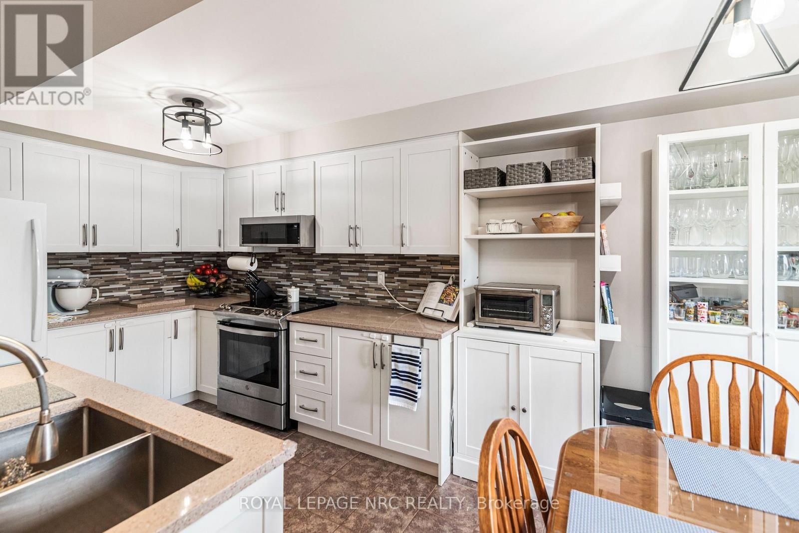 12 - 311 8 HIGHWAY Image 20