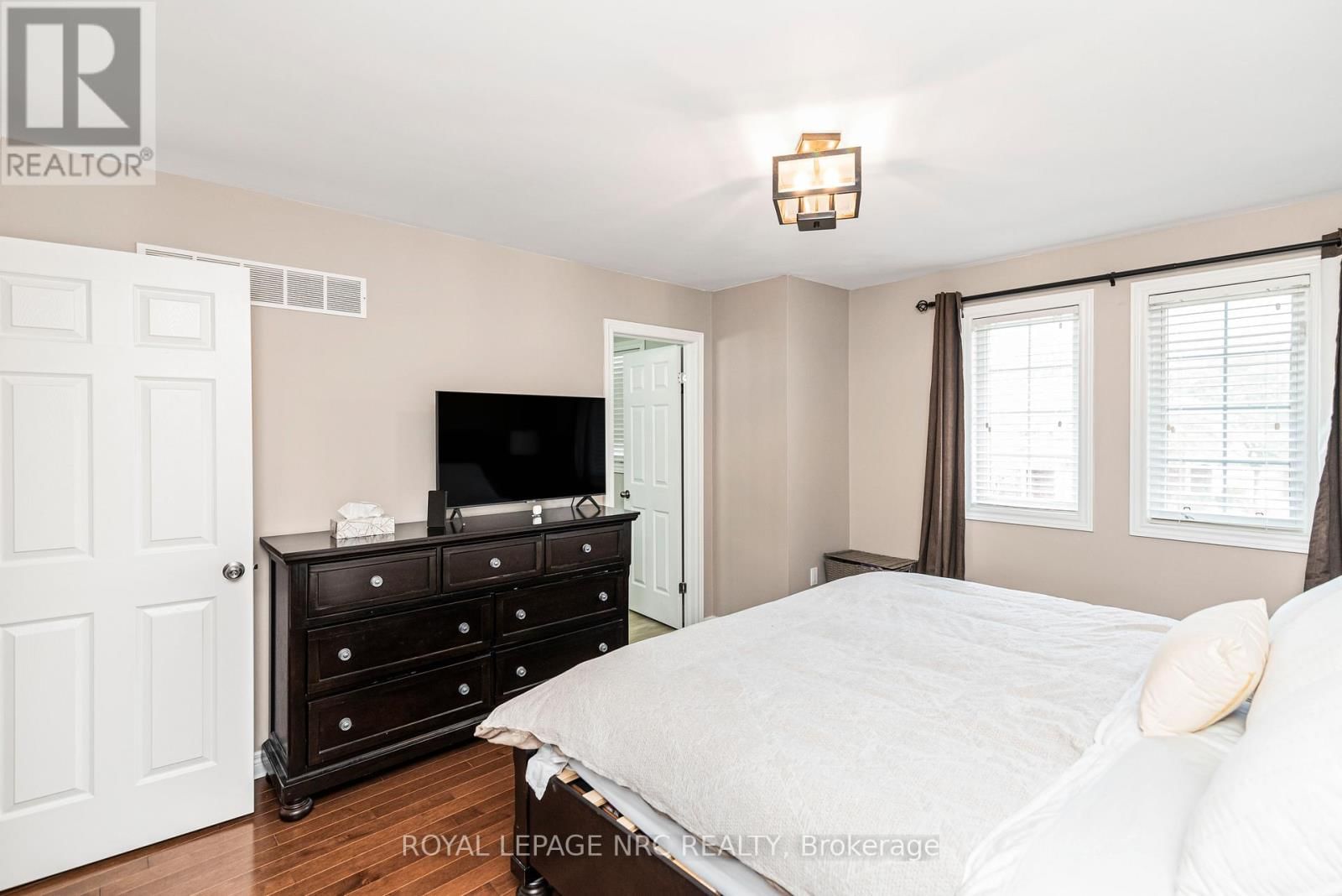 12 - 311 8 HIGHWAY Image 23