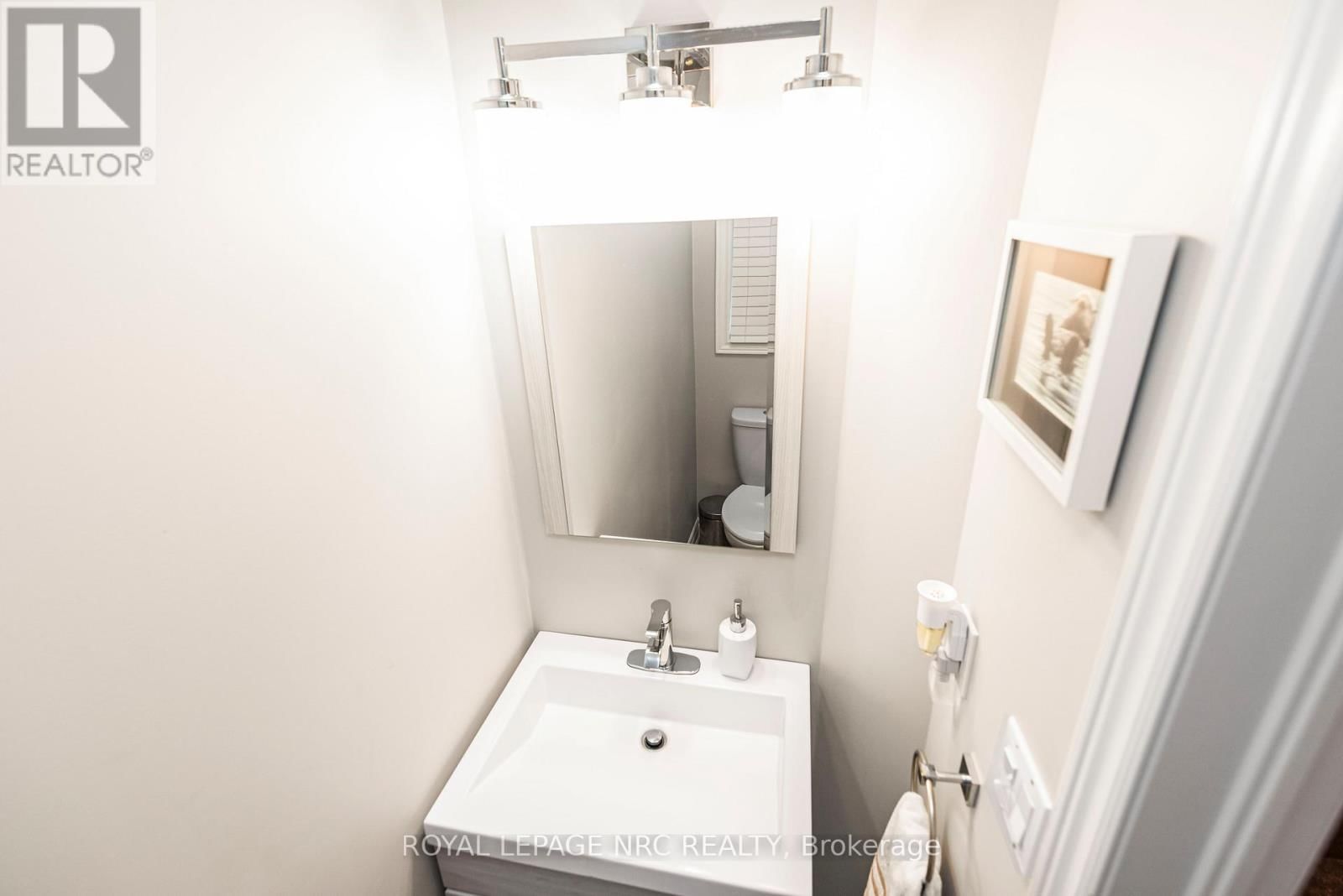 12 - 311 8 HIGHWAY Image 8