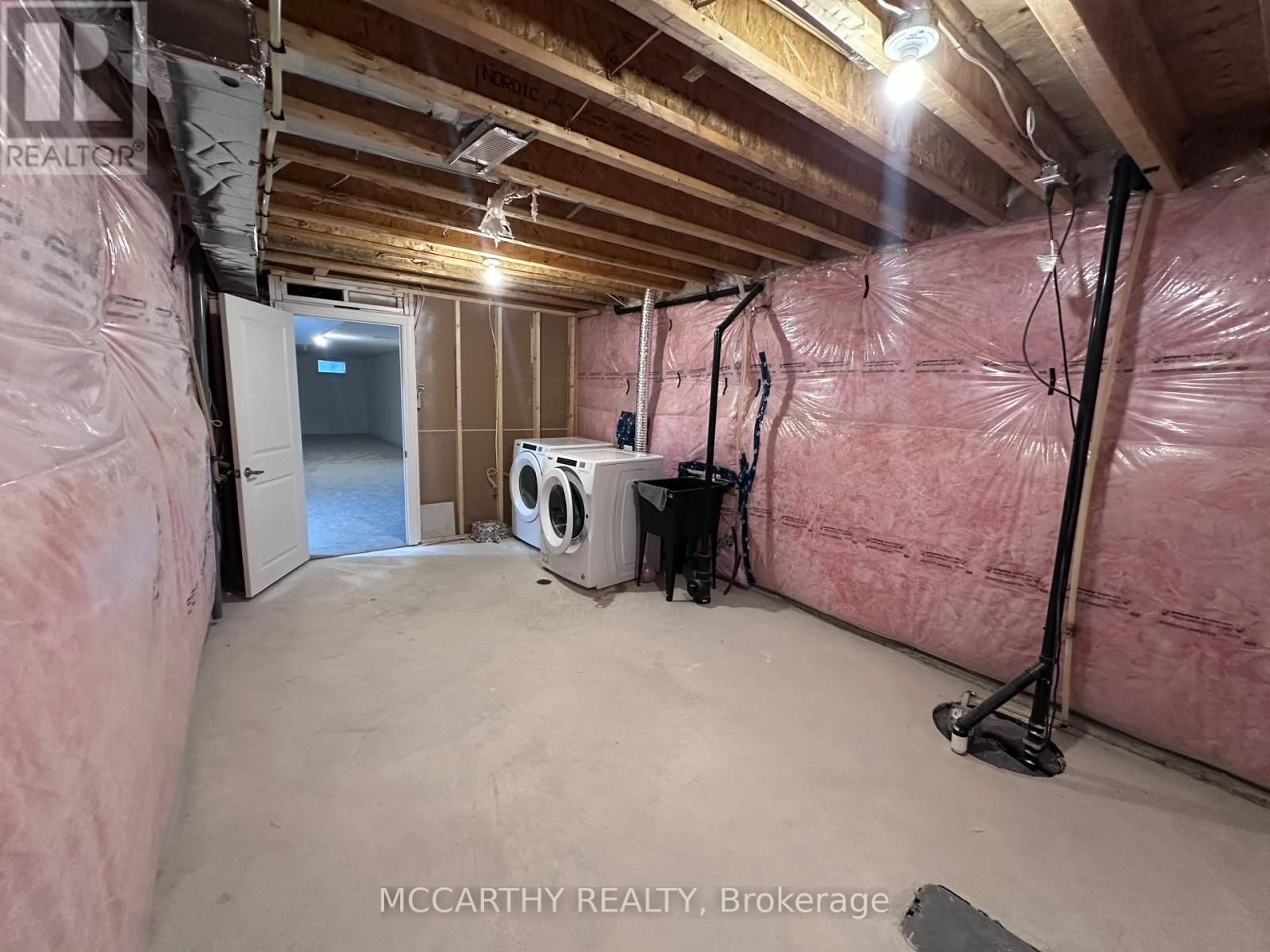 231 RIDLEY CRESCENT Image 22