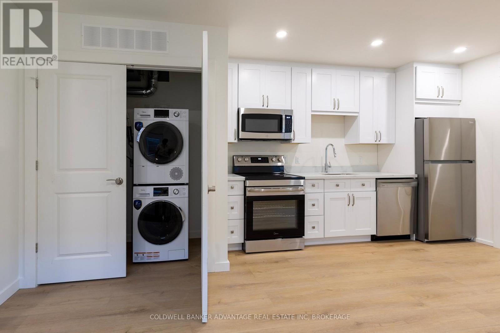 3 - 433 SUGARLOAF STREET Image 2