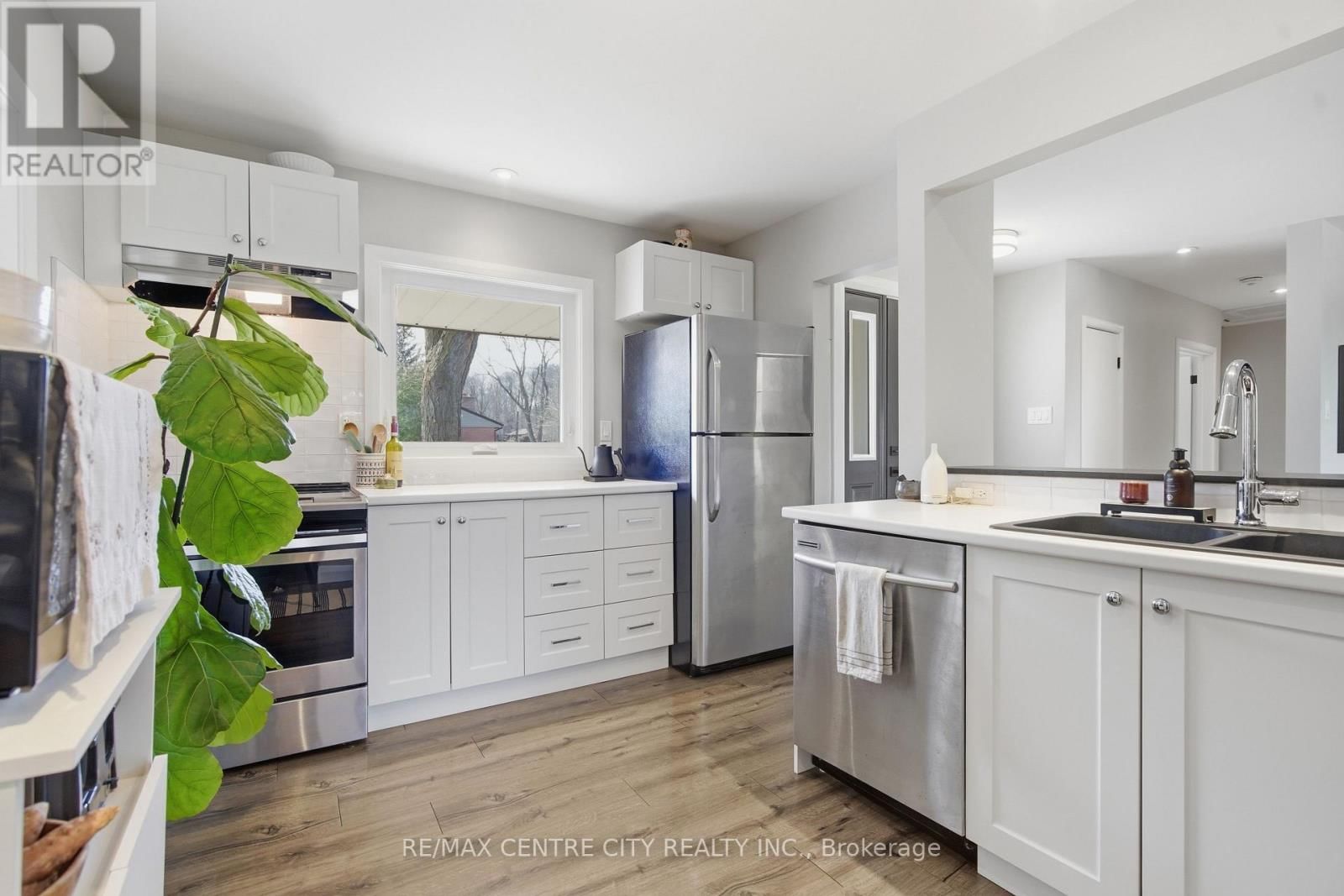 519 EAST MILE ROAD Image 13