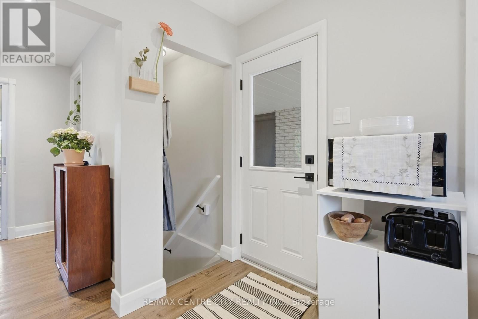 519 EAST MILE ROAD Image 18