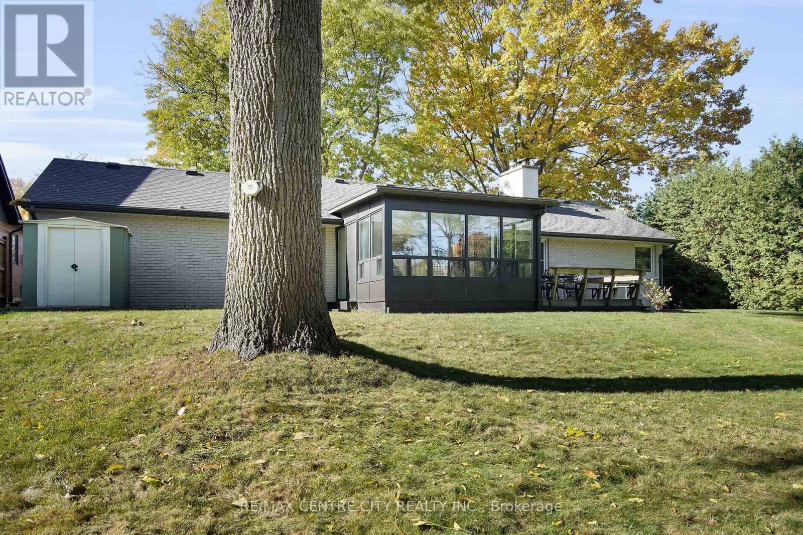 519 EAST MILE ROAD Image 44