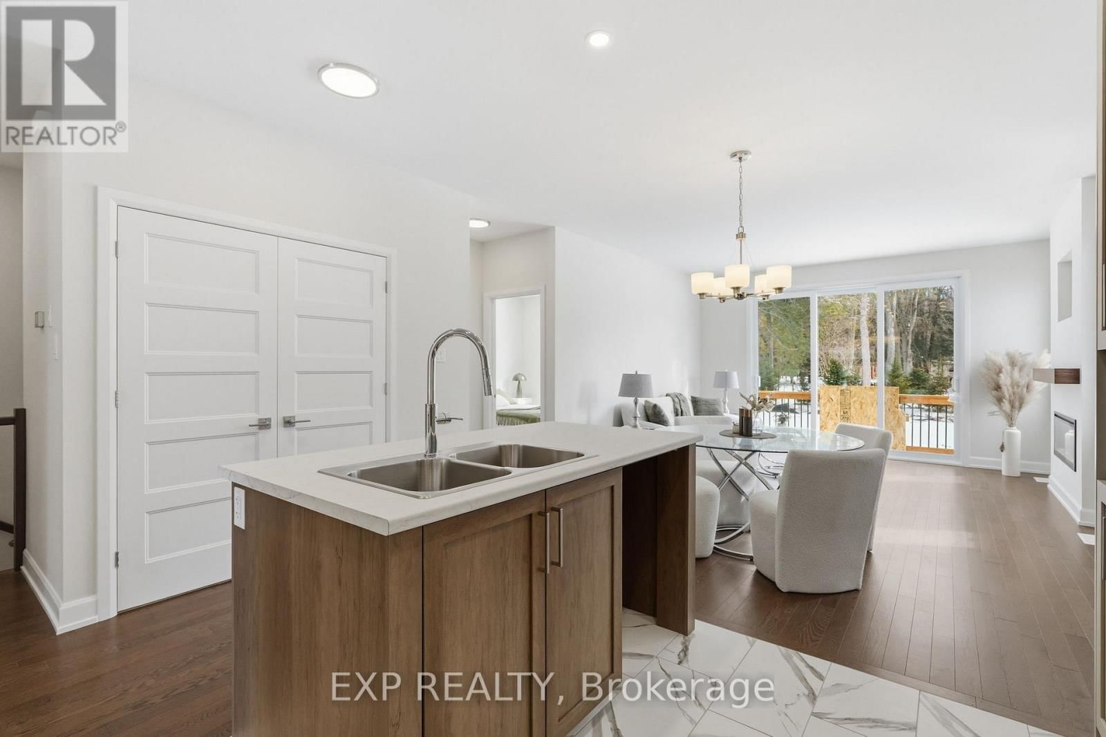 22 HUGHES CIRCLE Image 7