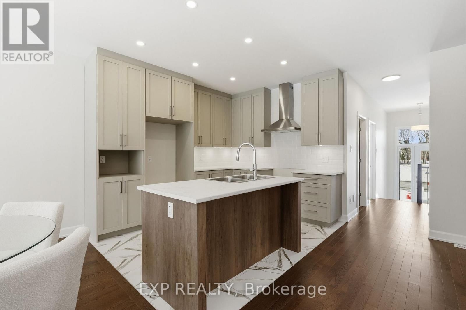 22 HUGHES CIRCLE Image 8