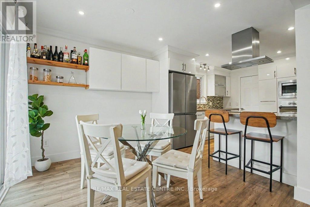 32 MARISA STREET Image 12