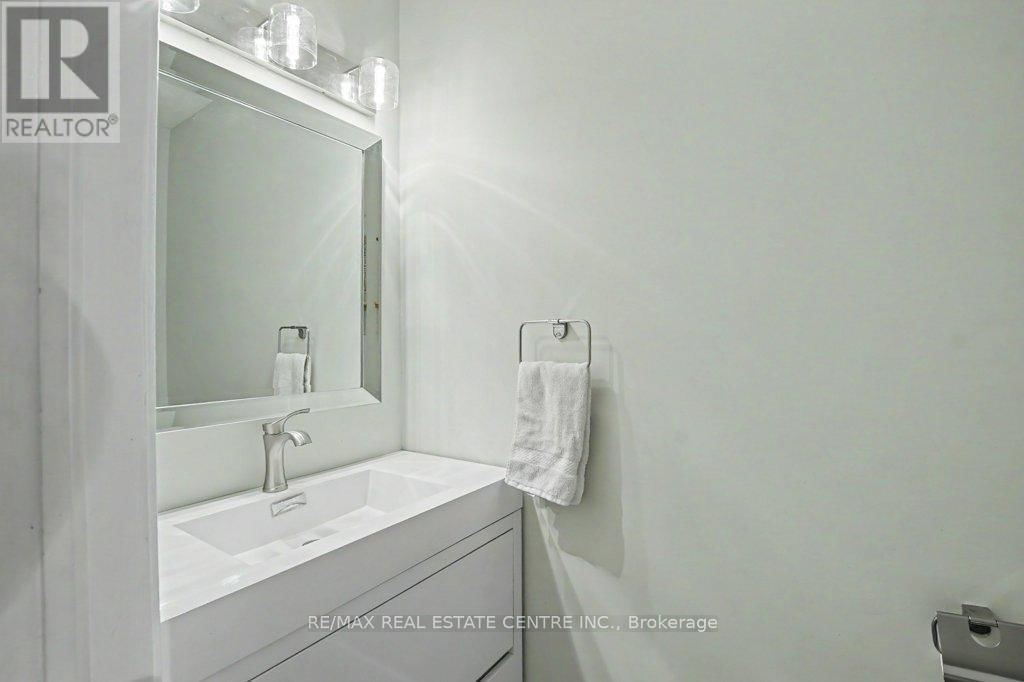 32 MARISA STREET Image 17