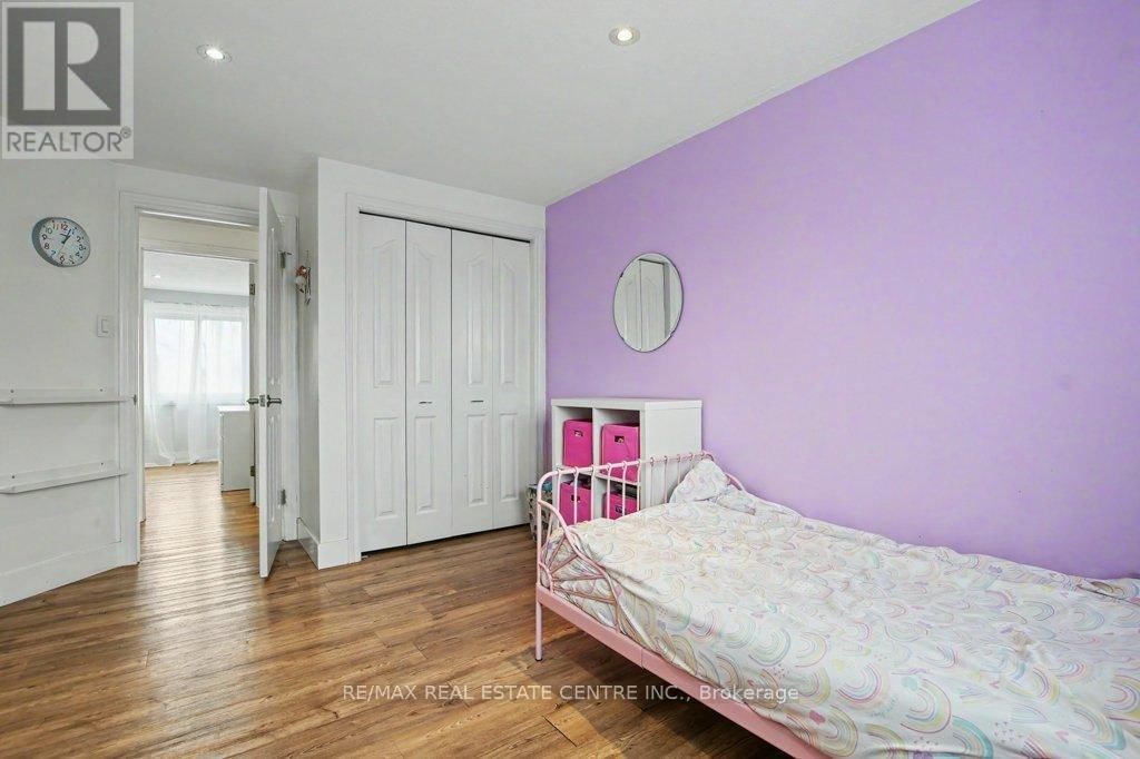 32 MARISA STREET Image 24