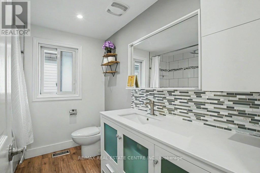 32 MARISA STREET Image 25