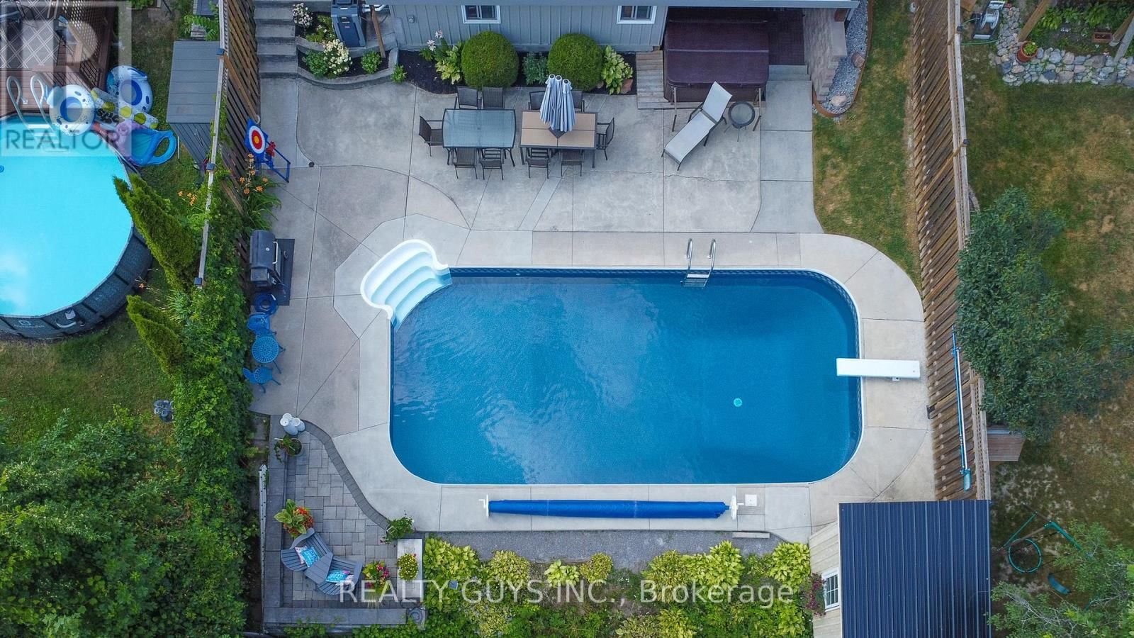 2515 FARMCREST AVENUE Image 10