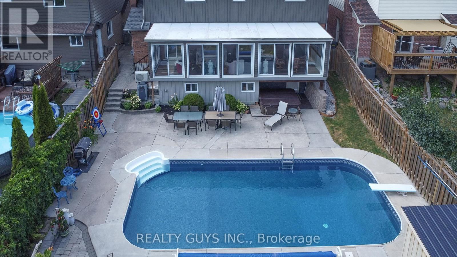 2515 FARMCREST AVENUE Image 11