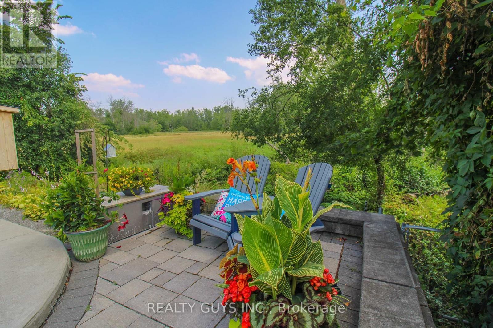 2515 FARMCREST AVENUE Image 14