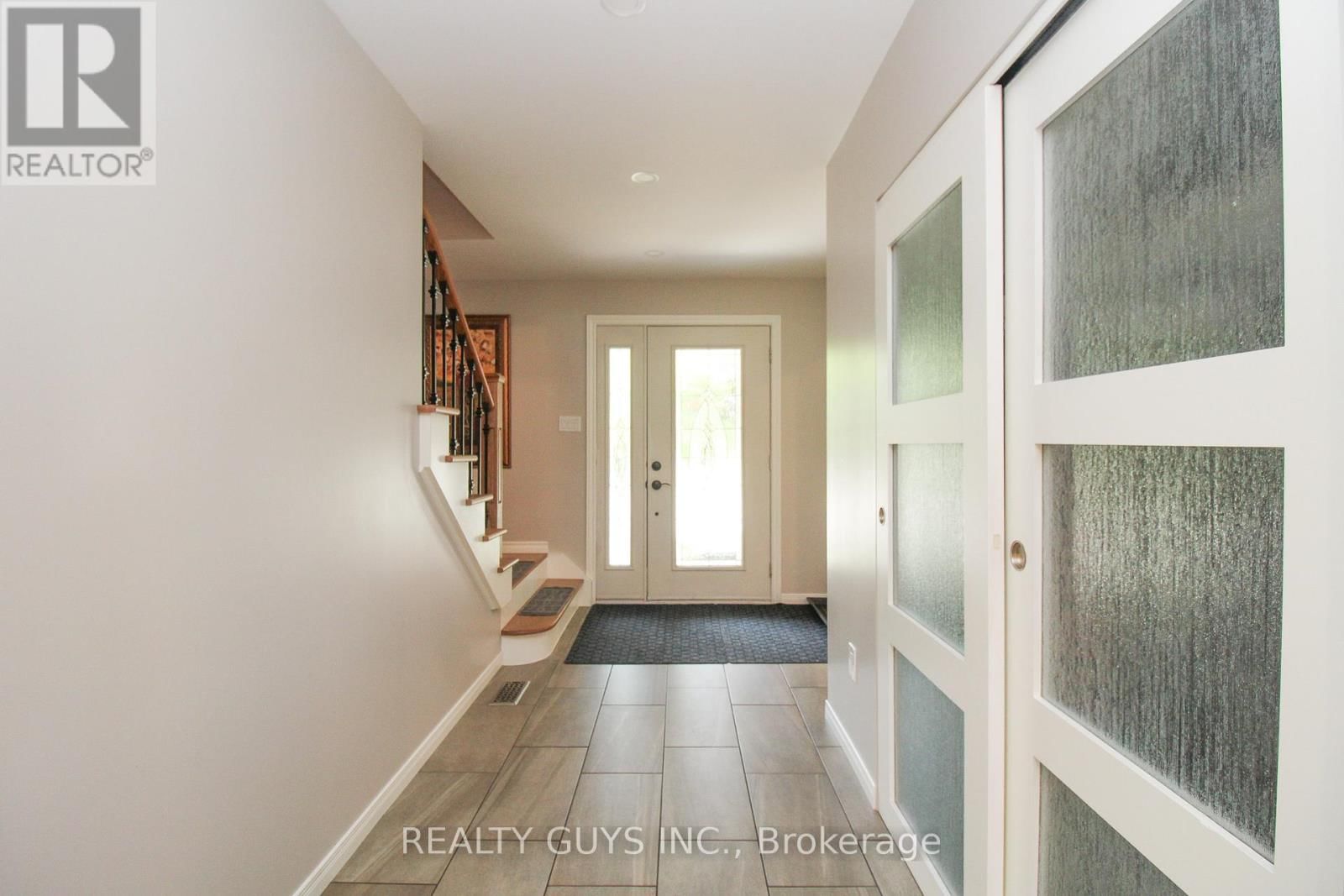 2515 FARMCREST AVENUE Image 17