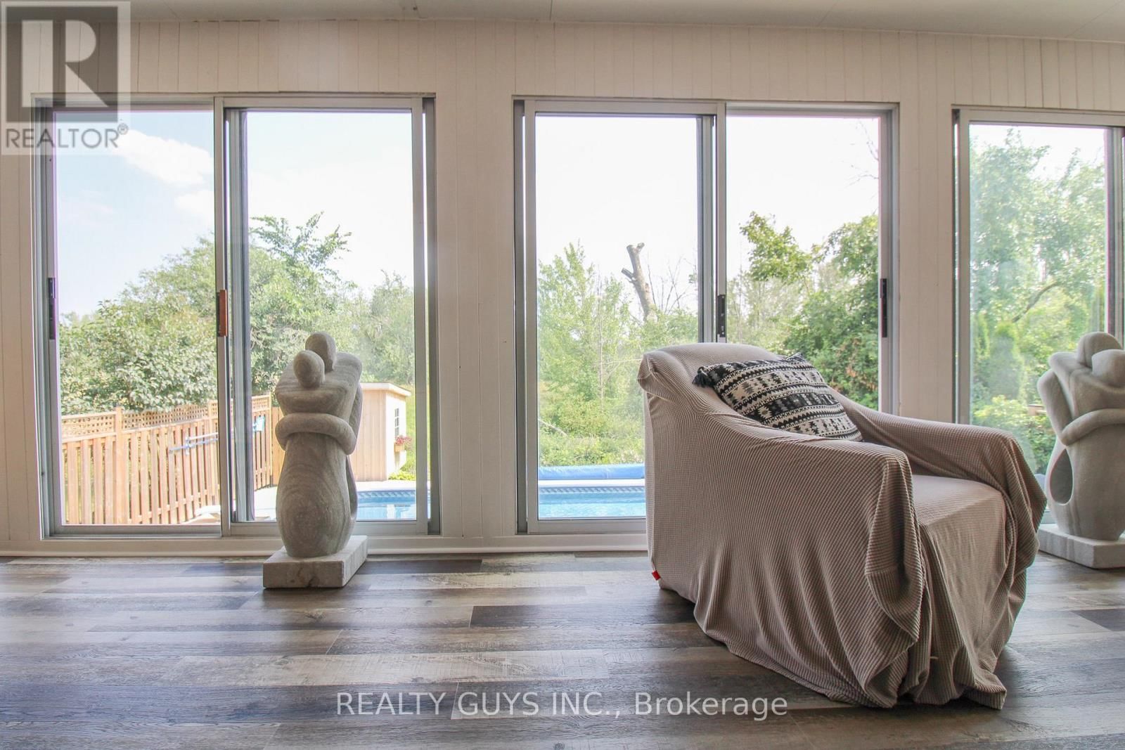 2515 FARMCREST AVENUE Image 28