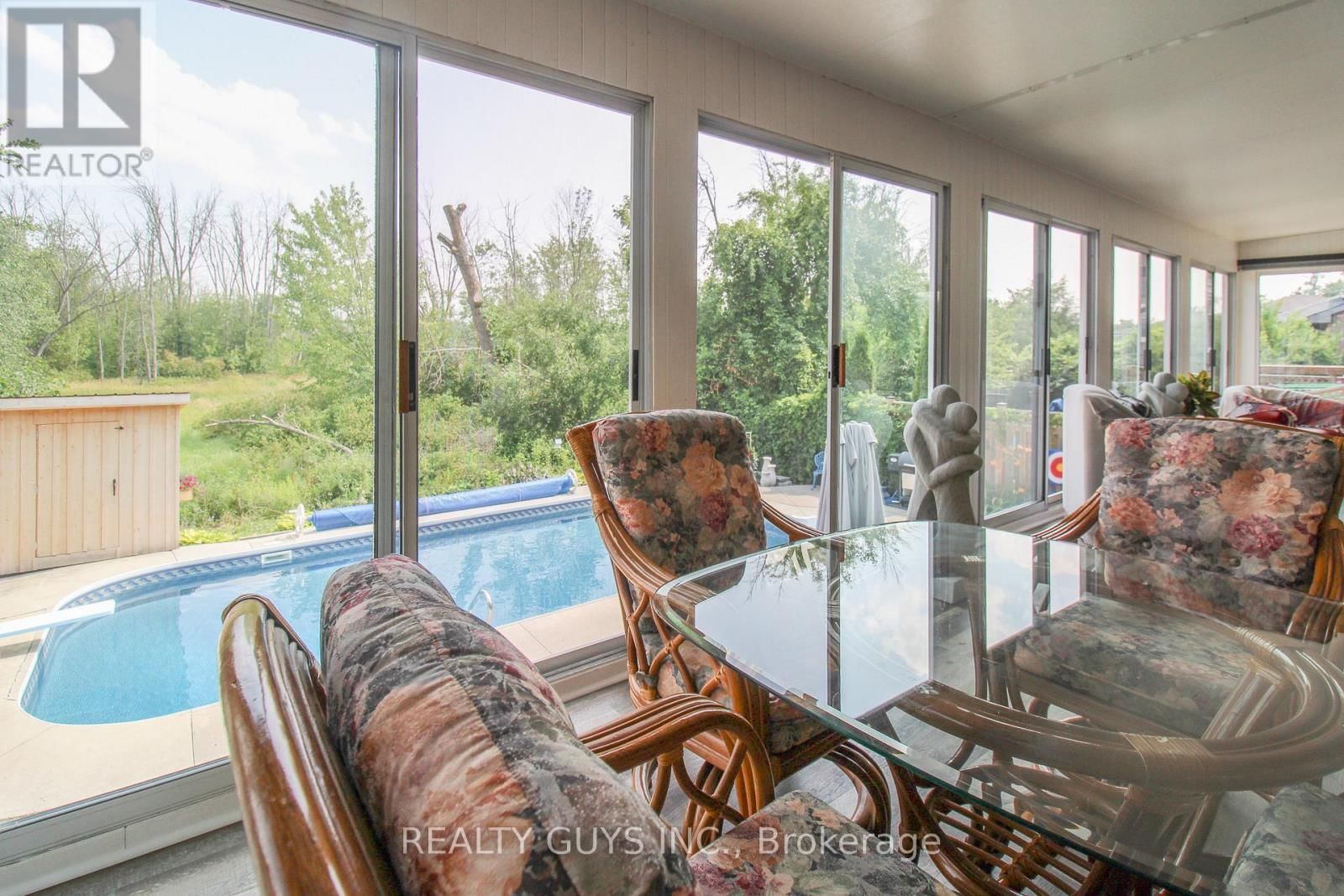 2515 FARMCREST AVENUE Image 30