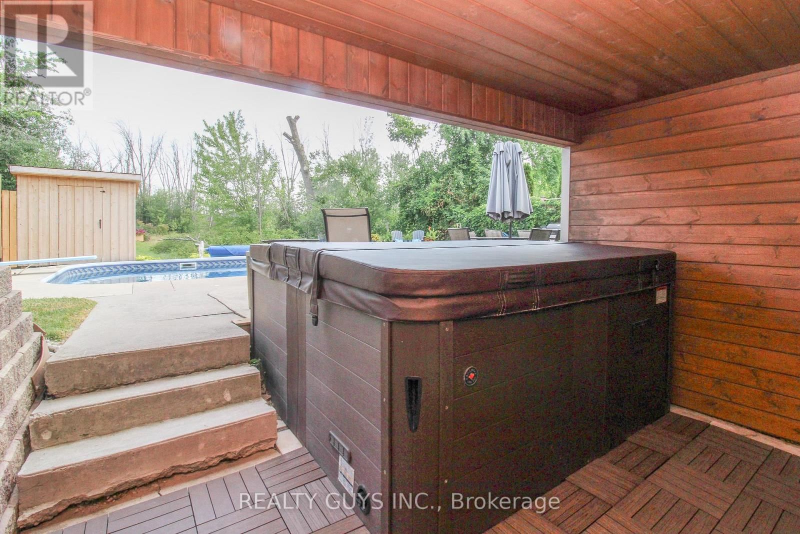 2515 FARMCREST AVENUE Image 50