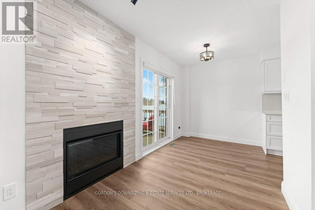 24 - 1098 KING STREET WEST Image 12