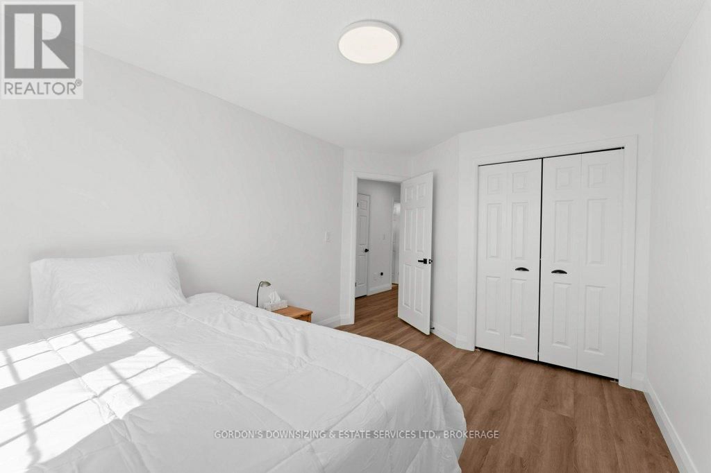 24 - 1098 KING STREET WEST Image 26