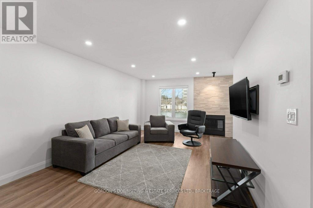 24 - 1098 KING STREET WEST Image 9