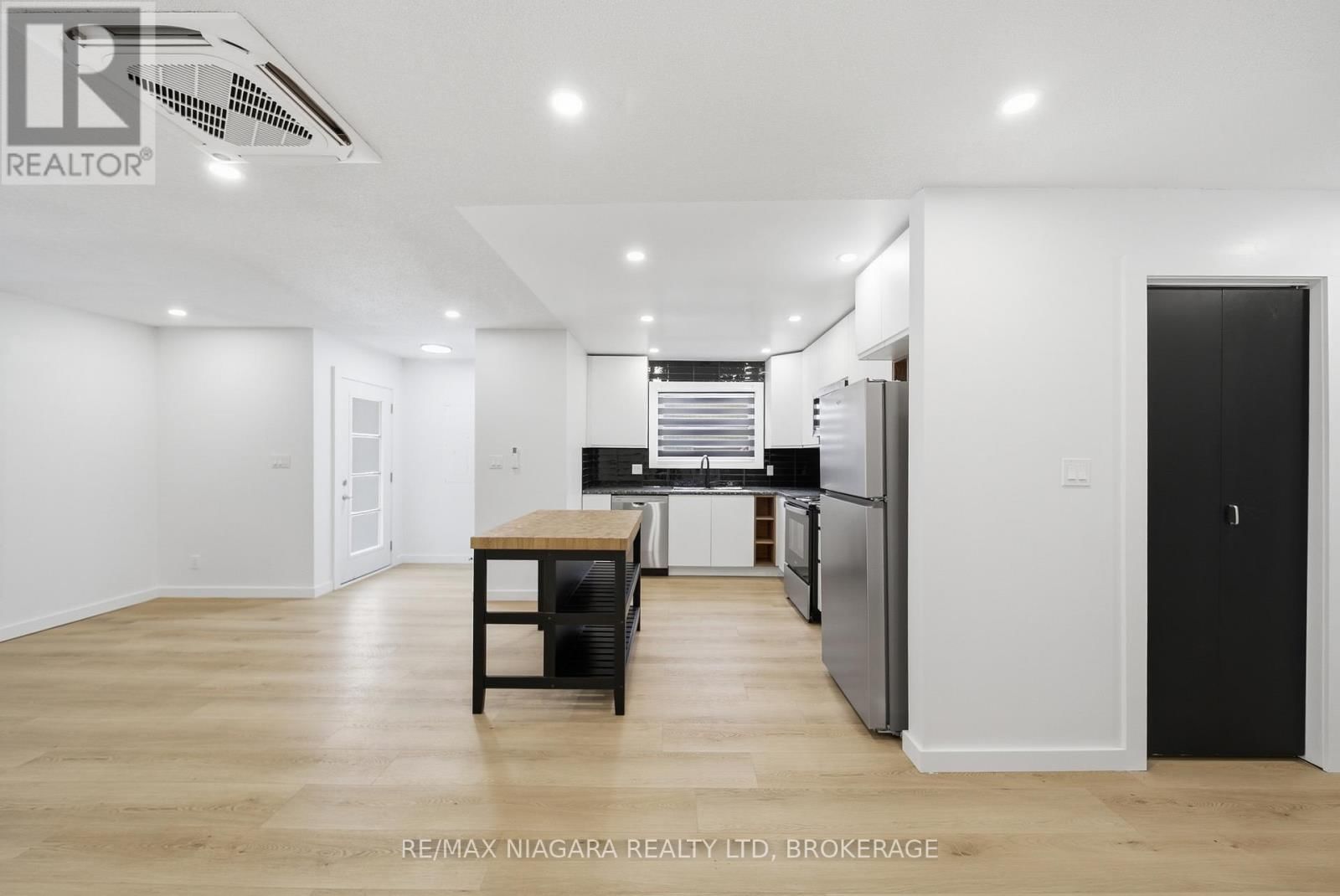 1361 STATION STREET Image 4