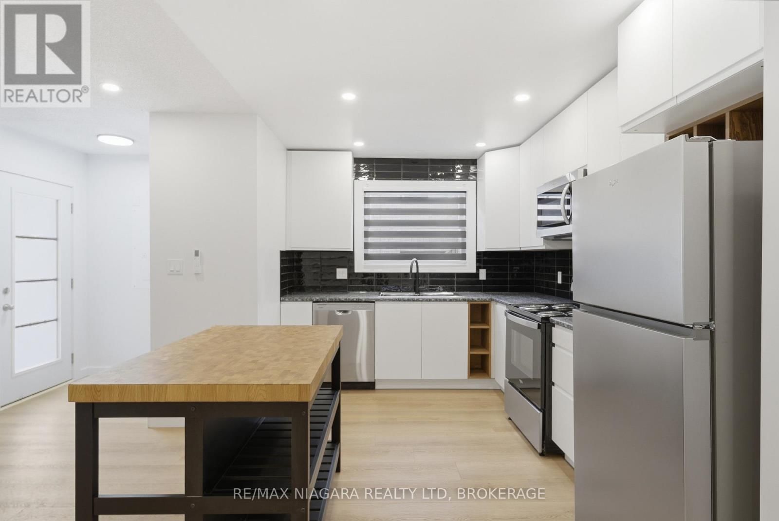 1361 STATION STREET Image 9