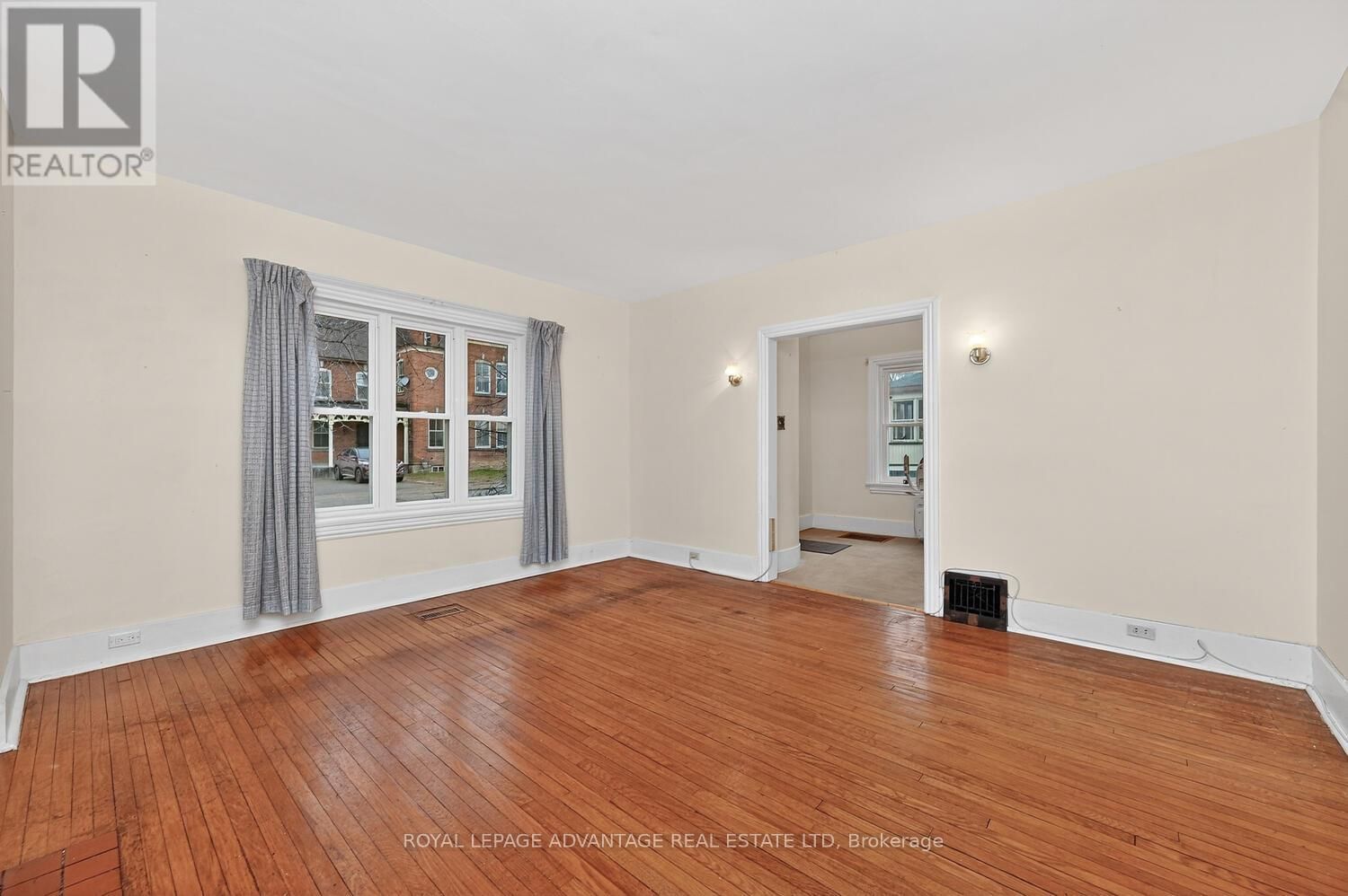 21 GLADSTONE AVENUE Image 11