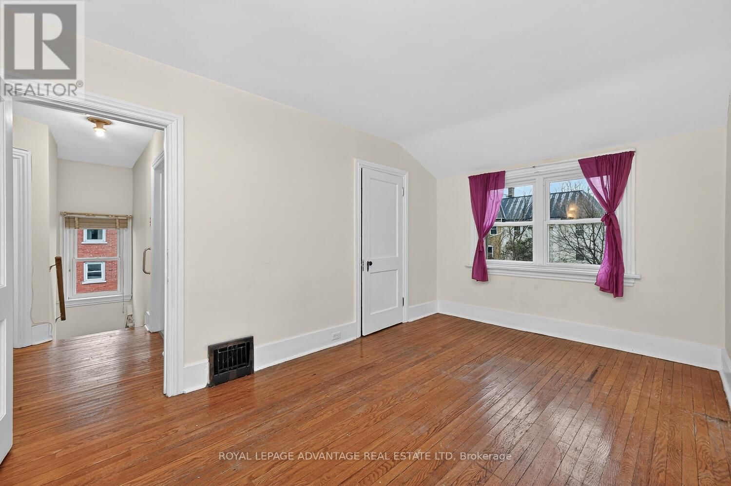 21 GLADSTONE AVENUE Image 14