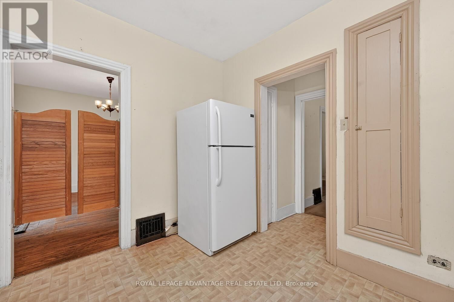 21 GLADSTONE AVENUE Image 17