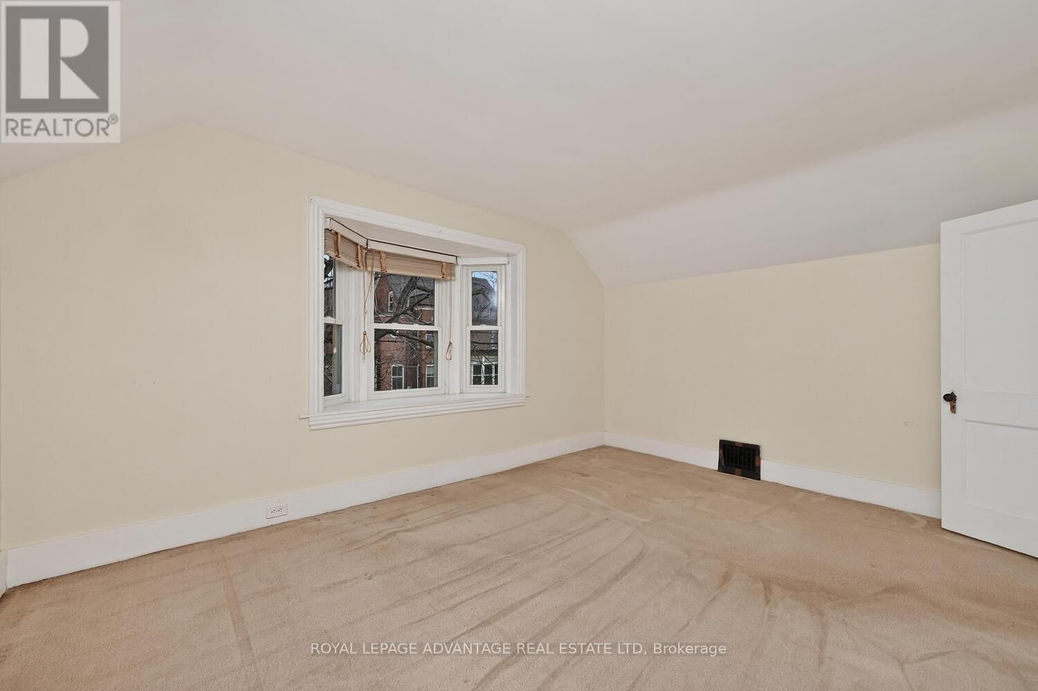 21 GLADSTONE AVENUE Image 20