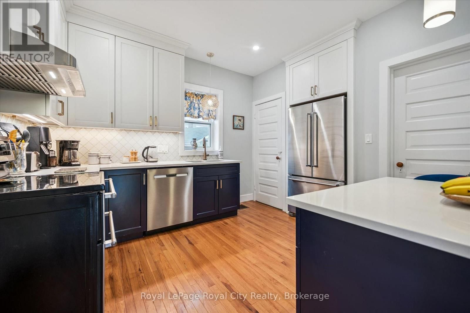 155 LANCASTER STREET EAST Image 11