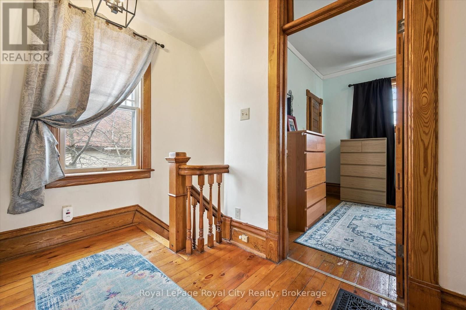 155 LANCASTER STREET EAST Image 18