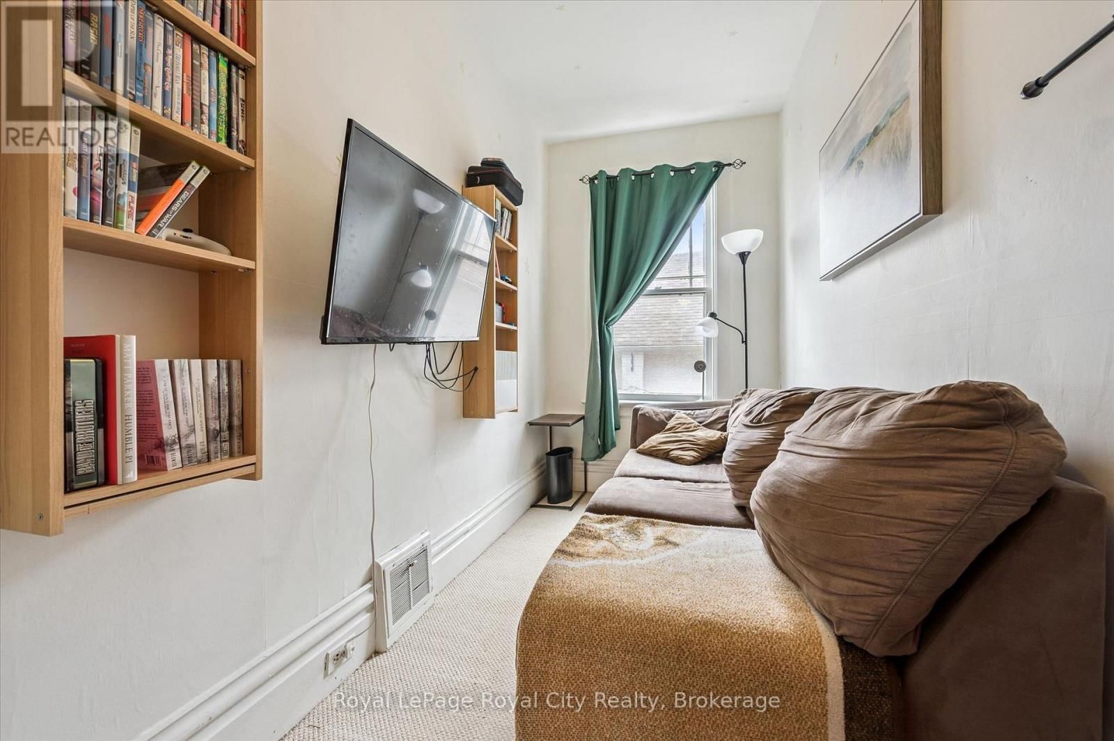 155 LANCASTER STREET EAST Image 19