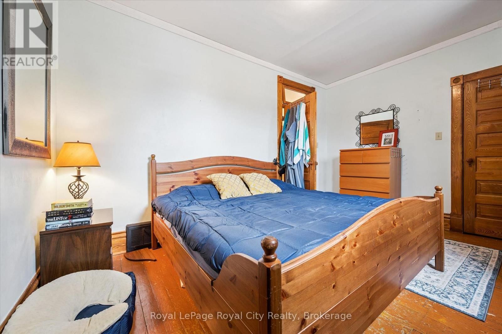 155 LANCASTER STREET EAST Image 25