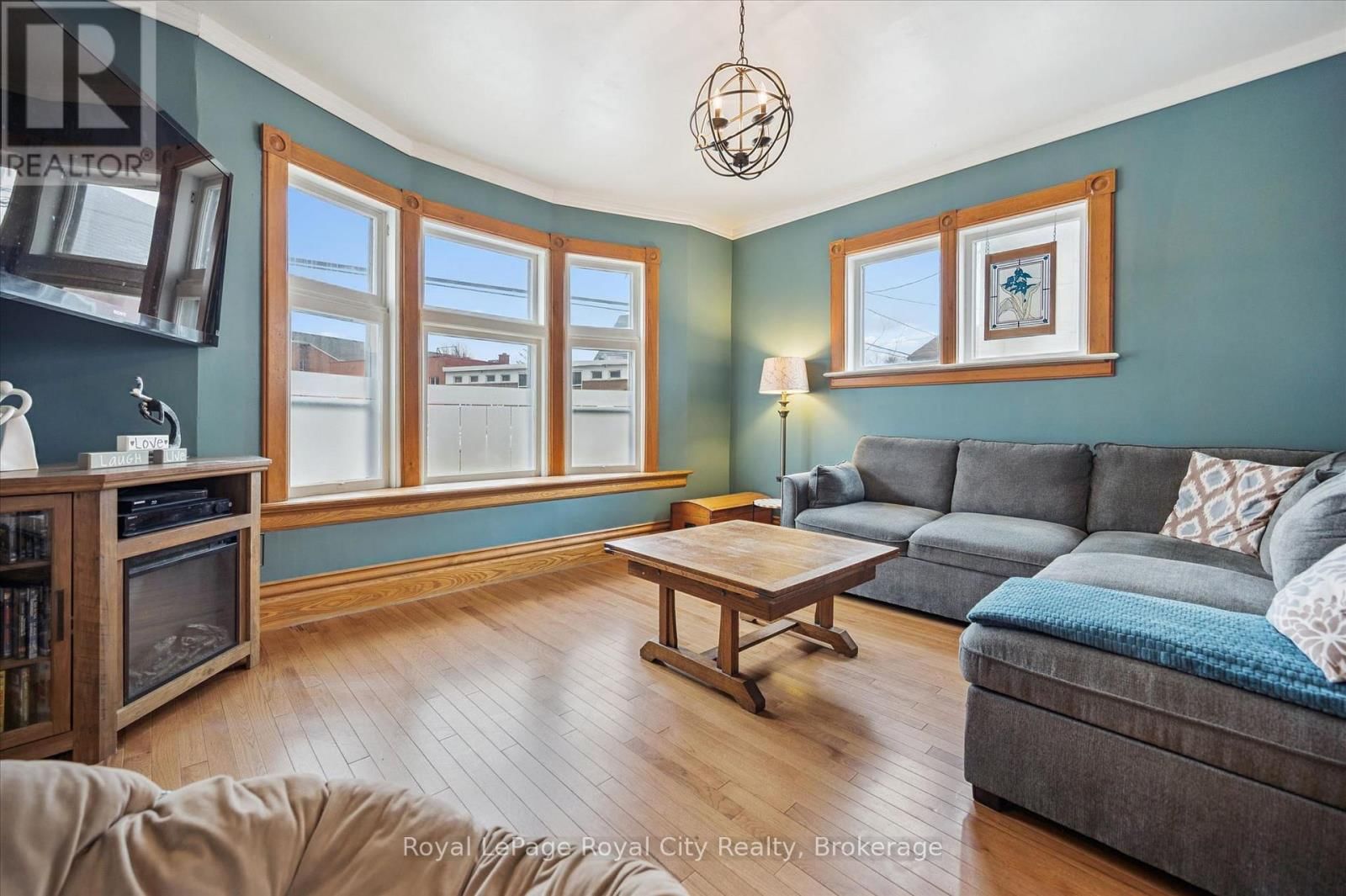 155 LANCASTER STREET EAST Image 6