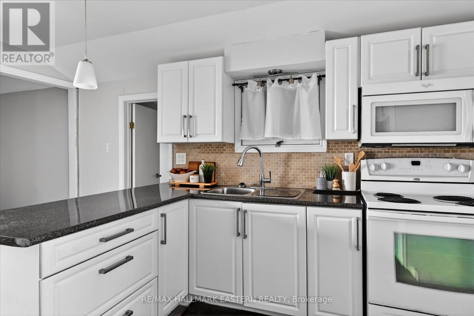 252 LAKE ROAD Image 11