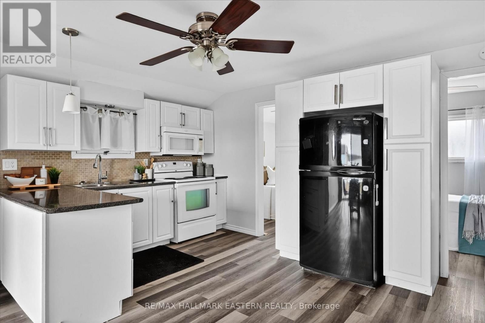 252 LAKE ROAD Image 13